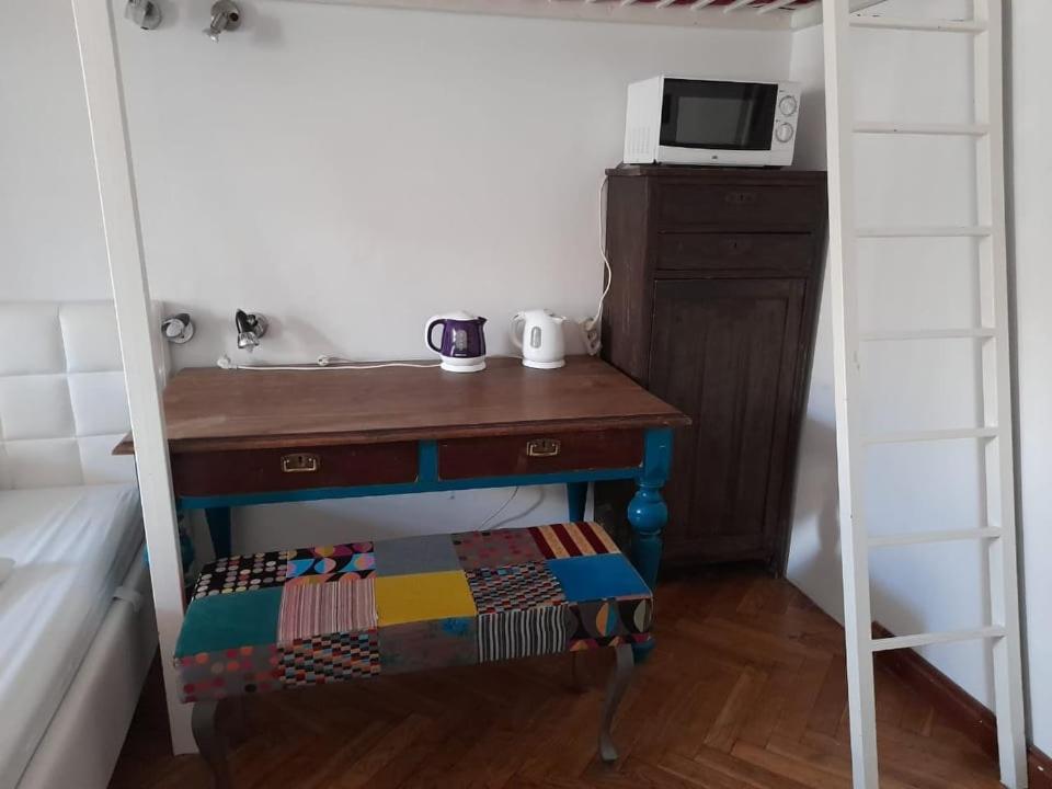 Rodzinna Przestrzen Dla 8 Osob 2 Pokoje Z Lazienka I Mini Aneksem Warschau Exterior foto